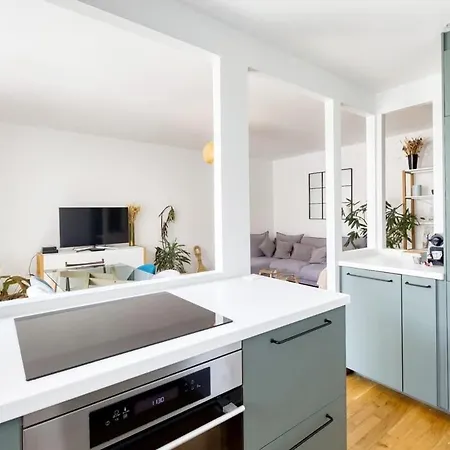 Spacieux Et Lumineux, Avec Balcon Et Ascenseur